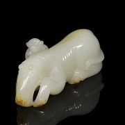 White jade figure 'horse and monkey', Qing dynasty, Qianlong