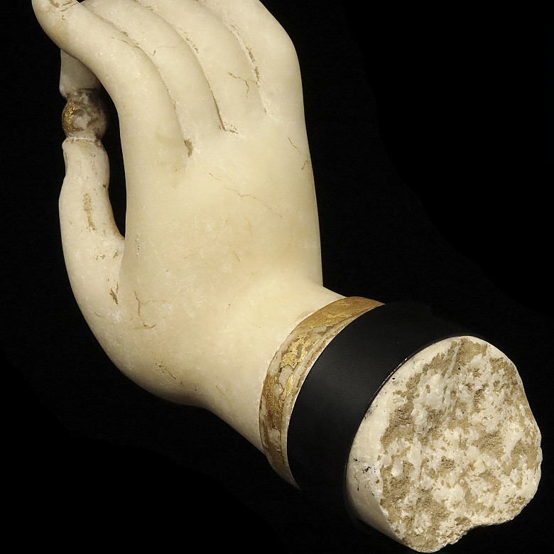 Hand of Buddha in white marble, Tang dynasty (618 - 906)