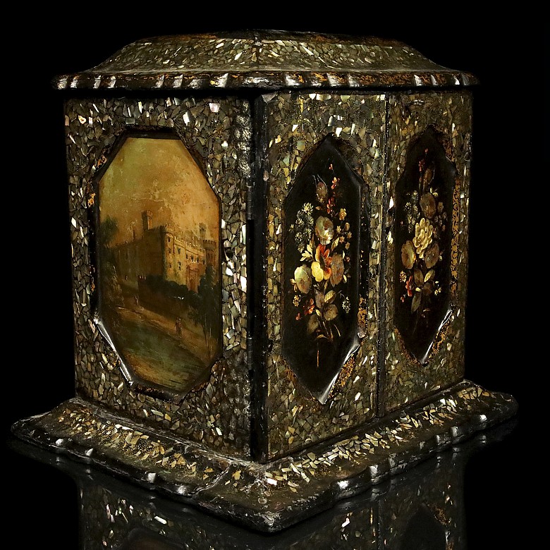 Jewelry box inlaid with mother-of-pearl, Asia, 19th century