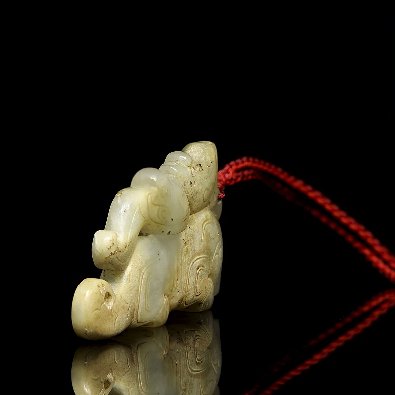 Carved jade pendant, Western Zhou