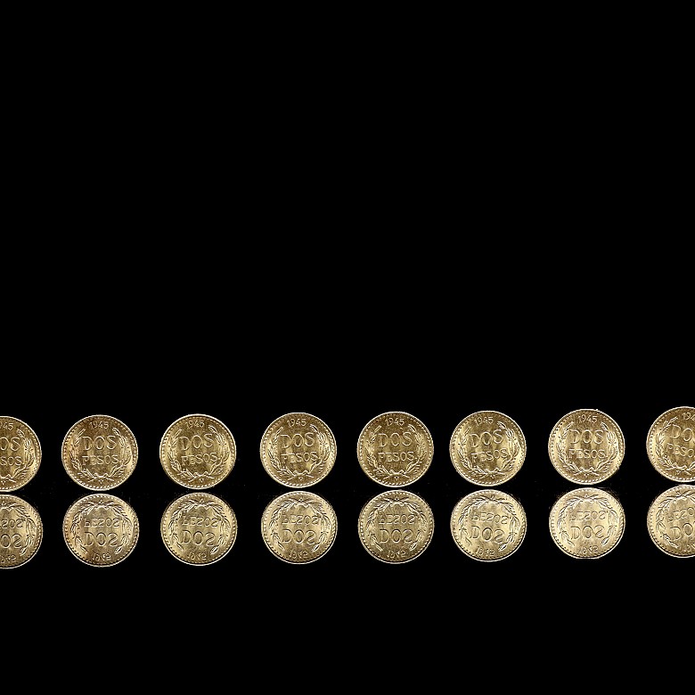 Eight Mexican gold coins ‘Dos pesos’, 1945