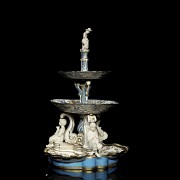 Three-tiered porcelain centrepiece ‘Infants’, 20th century