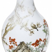 A Falangcai porcelain vase with nature and birds, Qianlong (1736 - 1795).