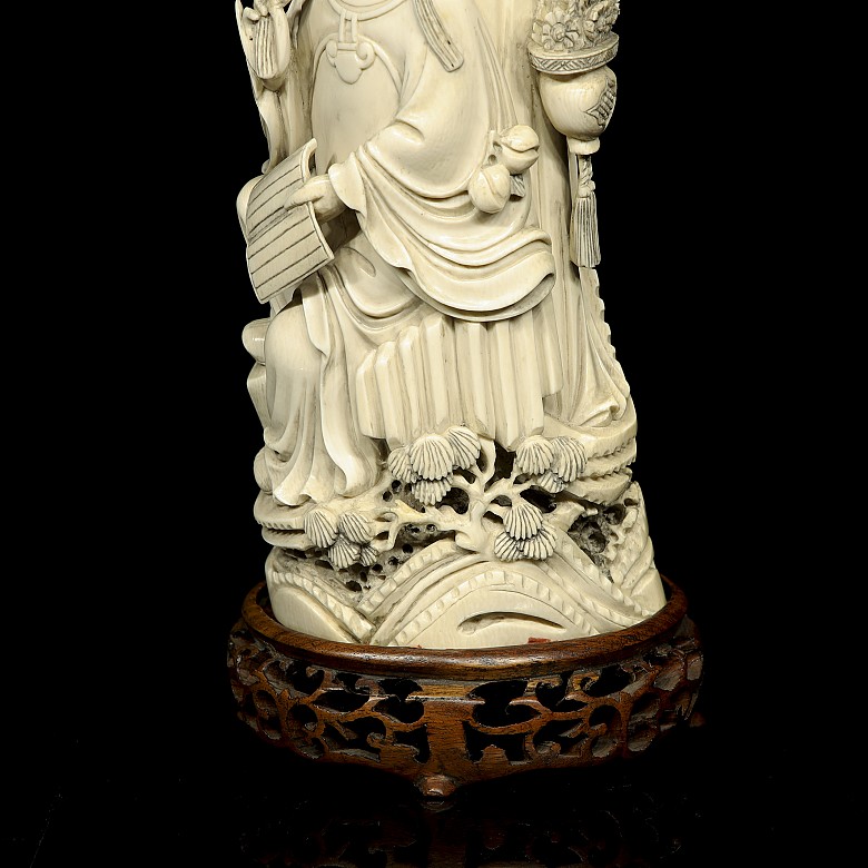 Carved ivory figure ‘Two young ladies’, 19th-20th century