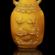 Amber snuff bottle, Qing dynasty