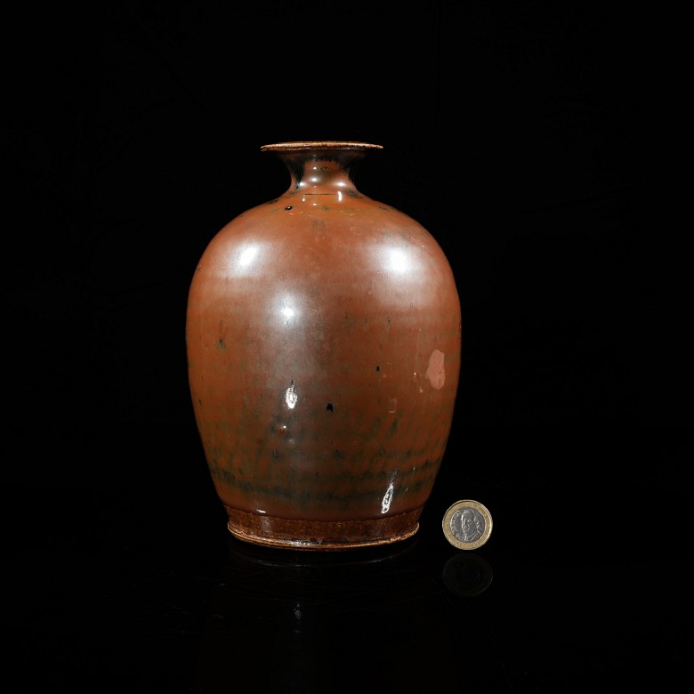 Copper-glazed earthenware vase, Song dynasty