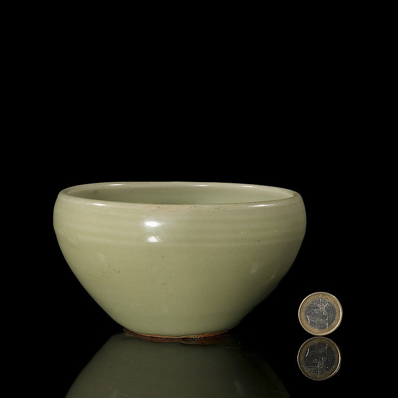 Celadon green ceramic ‘Fish’ bowl, Song style