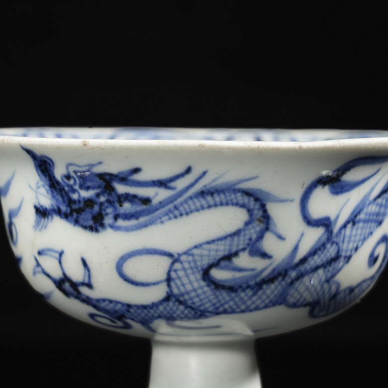 Small ‘Dragons’ footed bowl, Yuan Dynasty