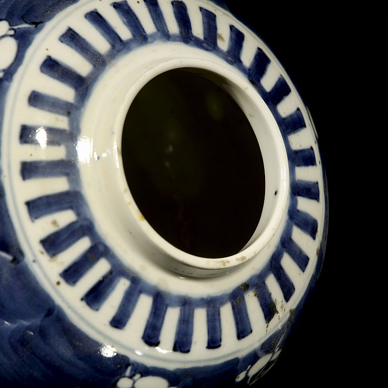 Porcelain plum flask, 20th century