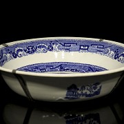 Porcelain dish with blue and white decorations, 20th century