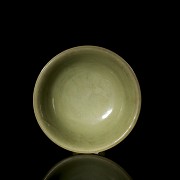 Large celadon-glazed ceramic bowl, Qing dynasty