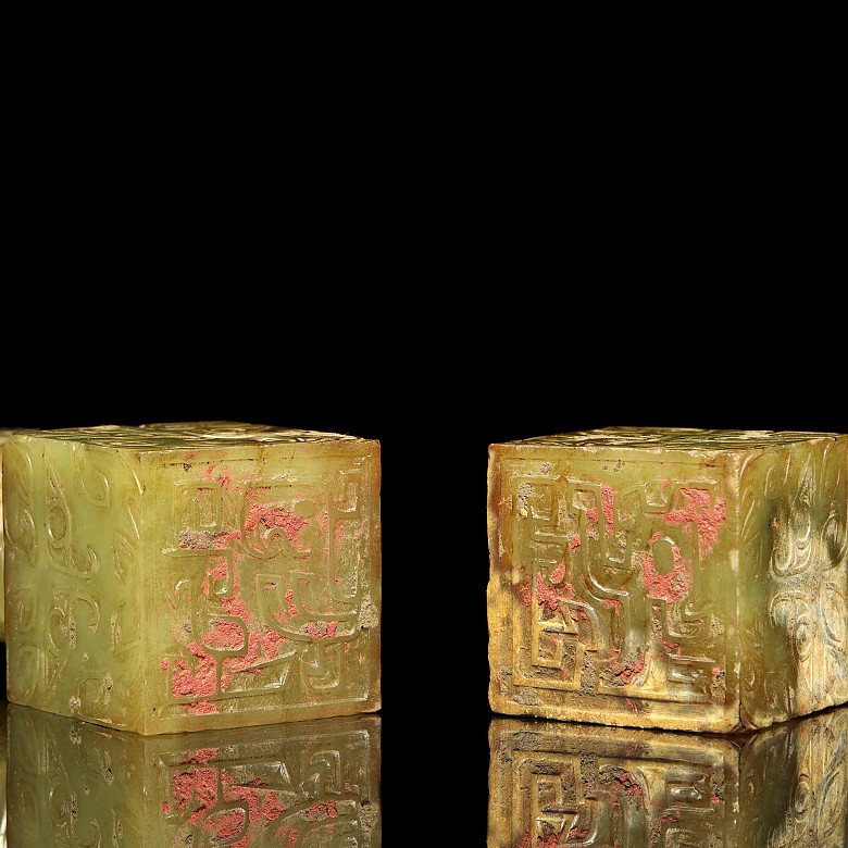 Pair of jade ‘Bear’ seals, Zhou dynasty