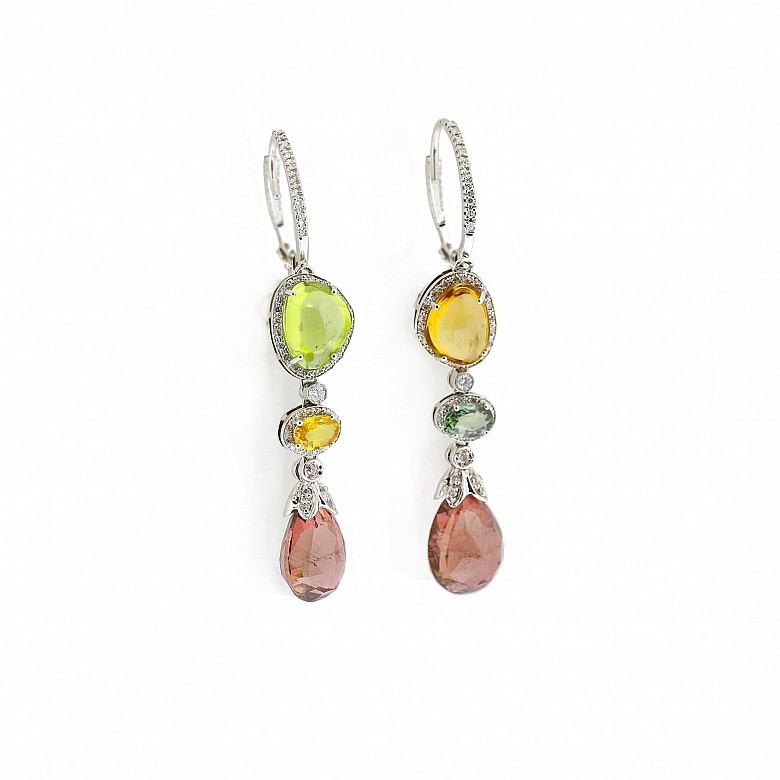 Earrings in 18k white gold with diamonds and tourmaline