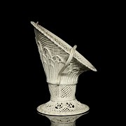 Manises porcelain centrepiece, 20th century