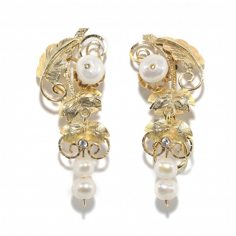 Pendientes de oro amarillo 18 k, perlas y circonitas