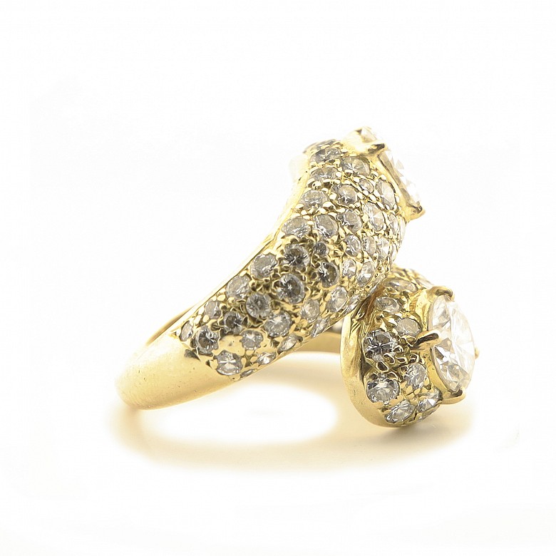 Anillo de oro amarillo de 18 kt y brillantes