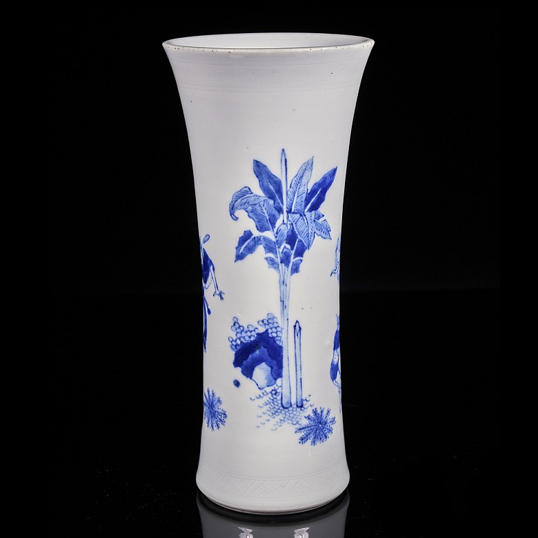 Blue and white porcelain vase “Heavenly Garden”, Qing dynasty