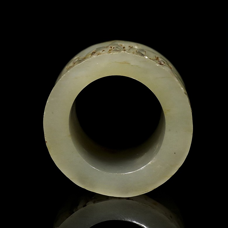 Jade ring with horses, Ming-Qing dynasty