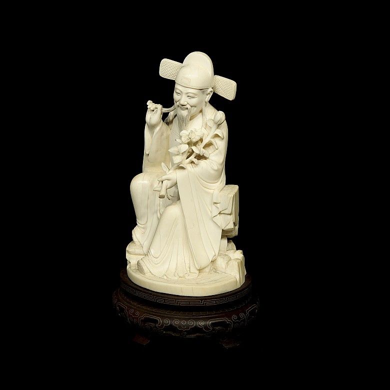 Carved ivory figure ‘Elderly man’, early 20th century