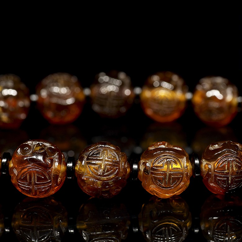 Amber bead bracelet, Qing dynasty