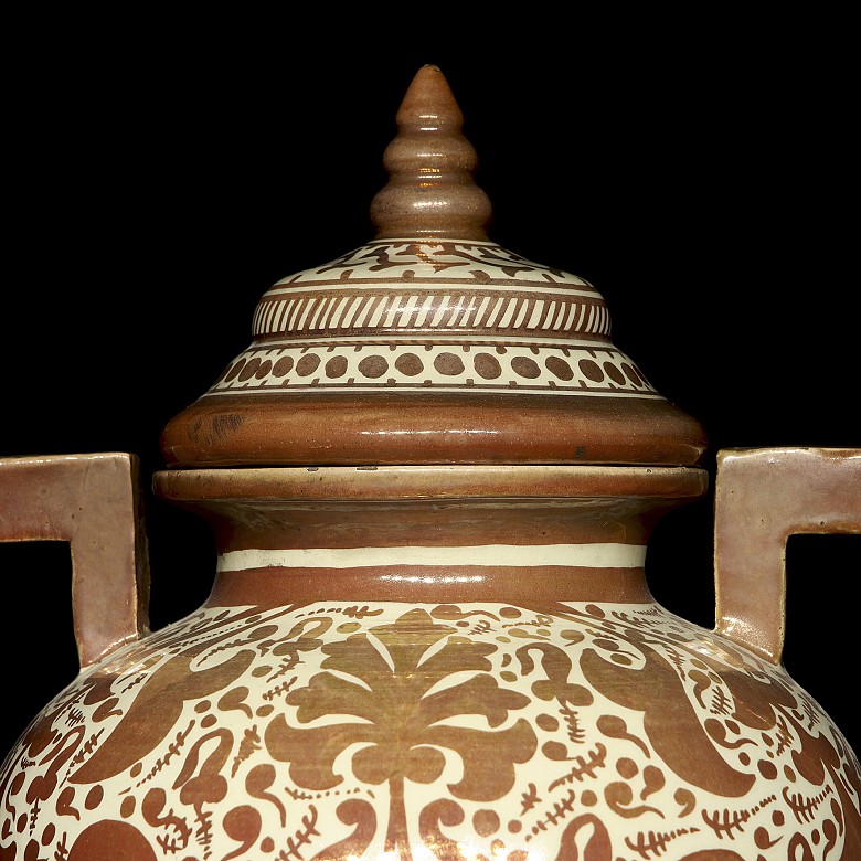 Large vase with porcelain handles and metallic lustre, 20th century - 7