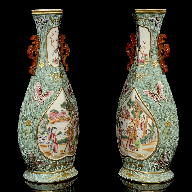 Pareja de jarrones esmaltados, dinastía Qing