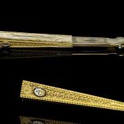 Fan with mother-of-pearl ‘Scenes’, 19th century