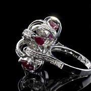 Ring in 18k white gold, diamonds and rubies