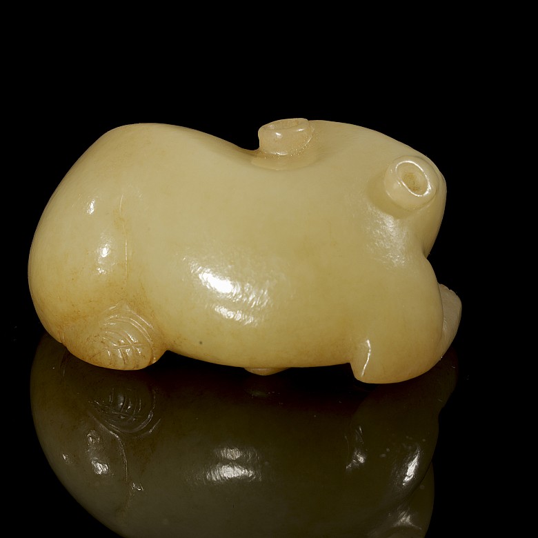 Carved jade animal, Qing dynasty