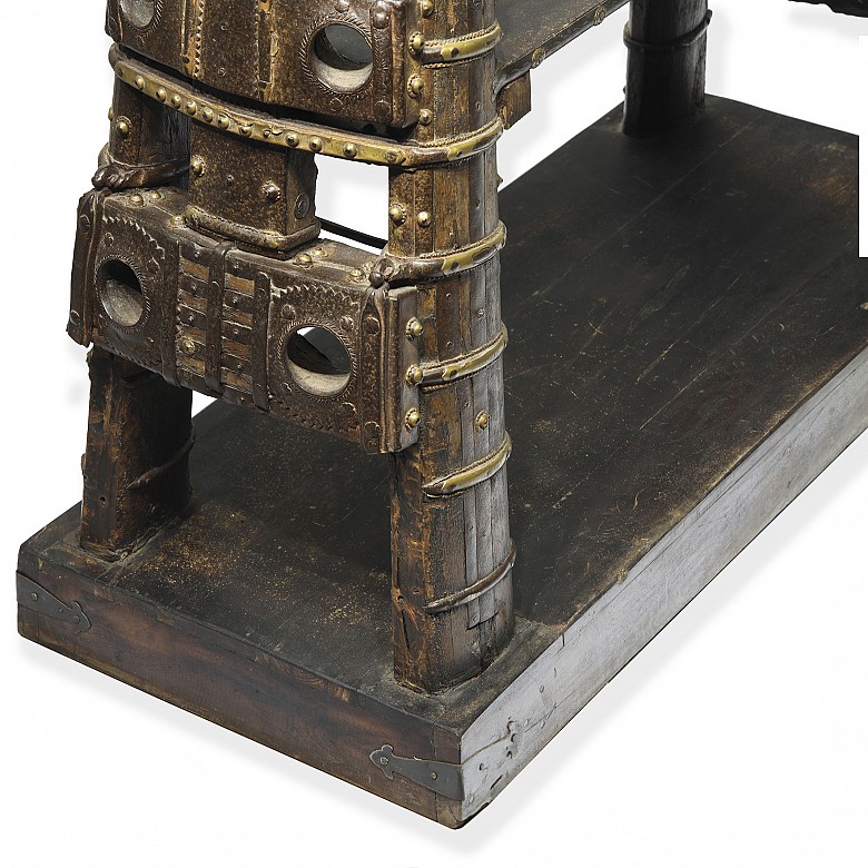 Pair of wood and metal shelves, Asia, 19th-20th century