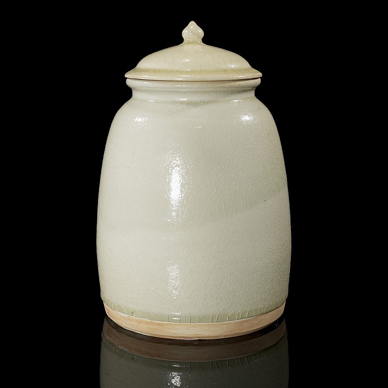 Recipiente con tapa de ceramica vidriada, dinastía Tang