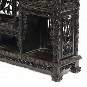 Chinese carved wooden bookshelf, 20th century