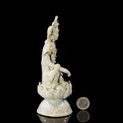 Ceramic figure with celadon glaze ‘Guanyin’, Yuan style