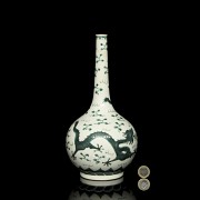 Enamelled porcelain vase ‘Dragons’, with Qianlong mark