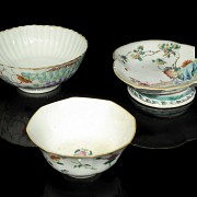 Lot with three enameled porcelain bowls, 19th - 20th century