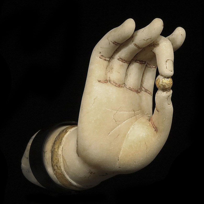 Hand of Buddha in white marble, Tang dynasty (618 - 906)