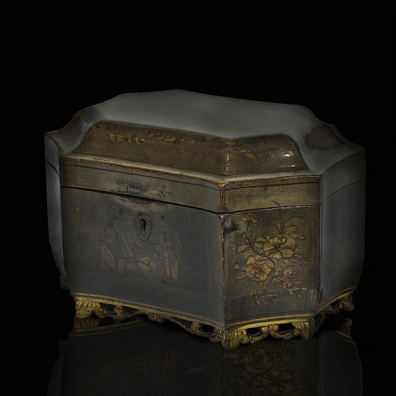 Lacquered and polychrome jewelry box, China, 20th century