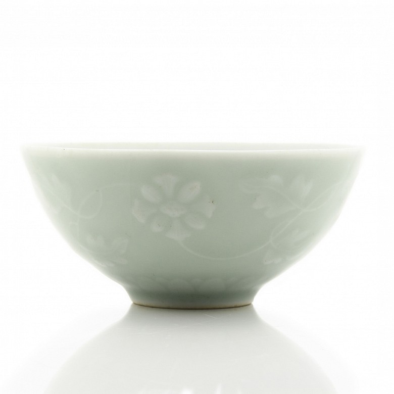 Incised celadon bowl, China, 19th century.