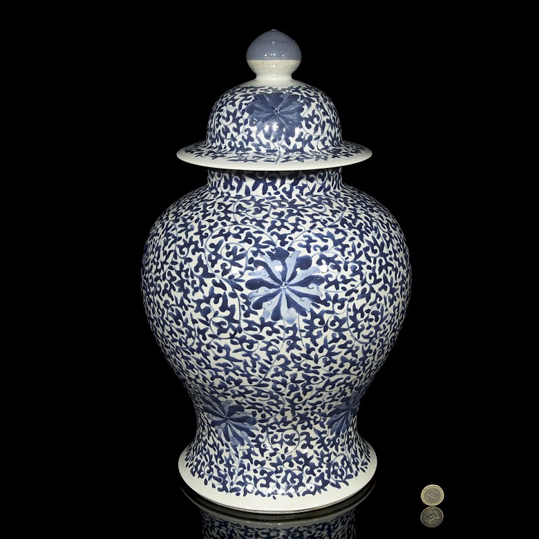 Tibor chino azul y blanco, Jingdezhen, dinastía Qing