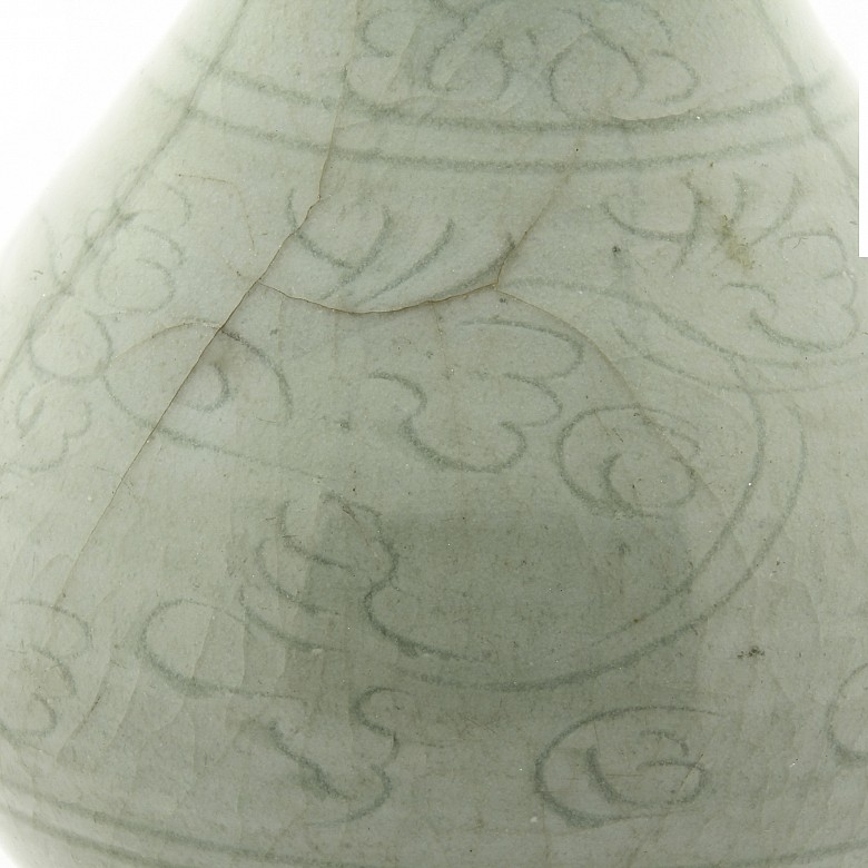 Glazed ceramic vase, Yuan style.