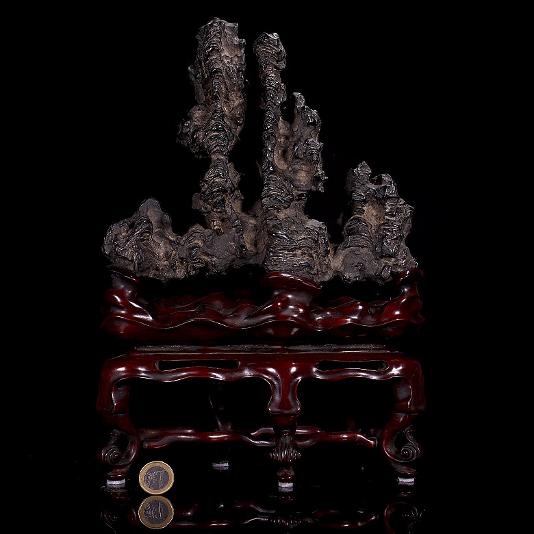 Suiseki ‘Lingbi’ with wooden stand, Qing dynasty