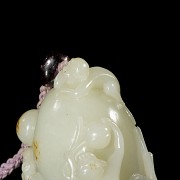 Carved jade figurine ‘Monkeys and Peaches’, Qing dynasty