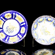 Two Manises ceramic plates, 20th century