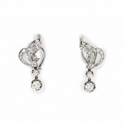 Pendientes de platino con diamantes.