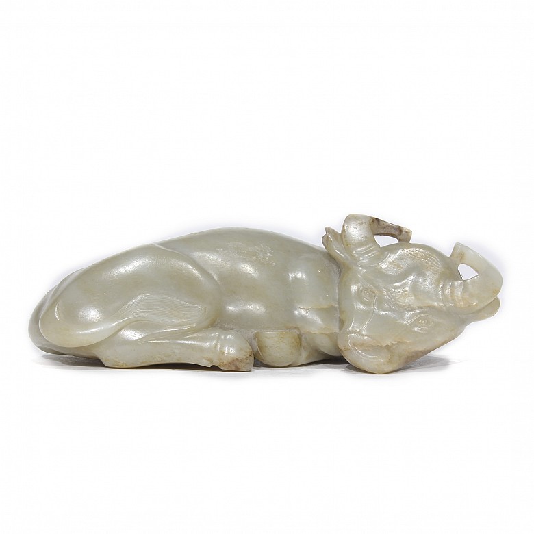 Carved jade bull, Qing dynasty.