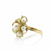 18k yellow gold ring with pearls