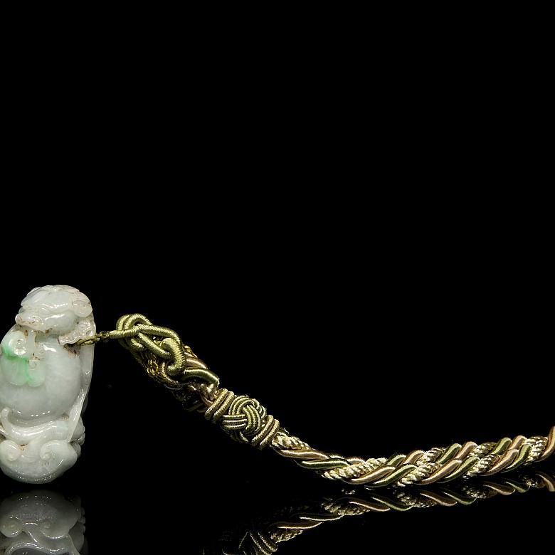 Natural jadeite pendant 