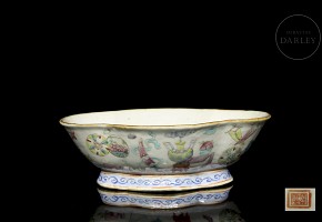 Recipiente de porcelana familia rosa, dinastía Qing tardía