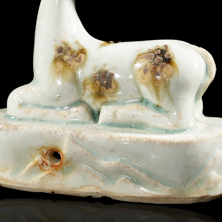 Ceramic-glazed ‘Deer’ paperweight, Song dynasty