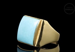 Yellow gold ring with turquoise